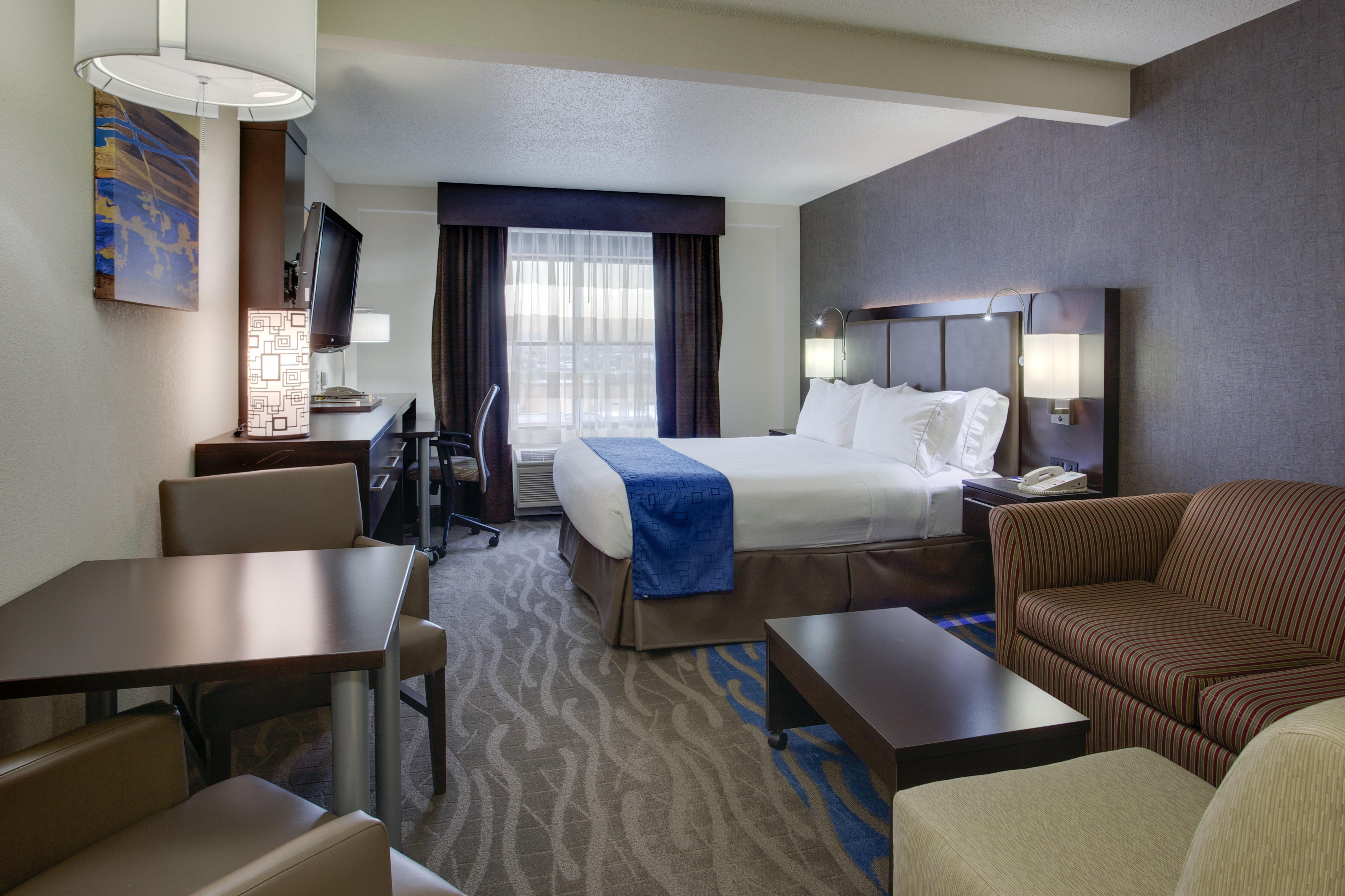 Holiday Inn Express Hotel & Suites Meadowlands Area By Ihg Carlstadt Exterior photo